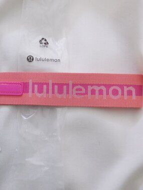 Last One! NWT Rare Lululemon Never Lost Keychain